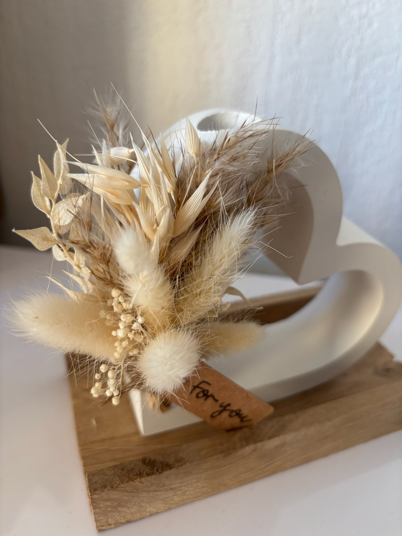 Décoration cœur en bois & fleurs séchées